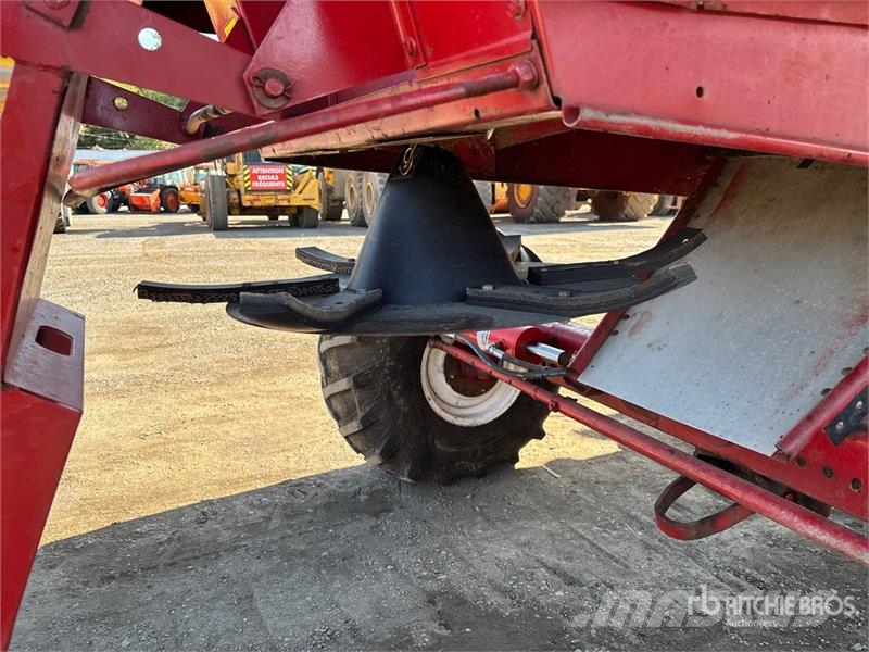 International Harvester Harvester 1420 Axial-Flow Combine Harves Cosechadoras combinadas