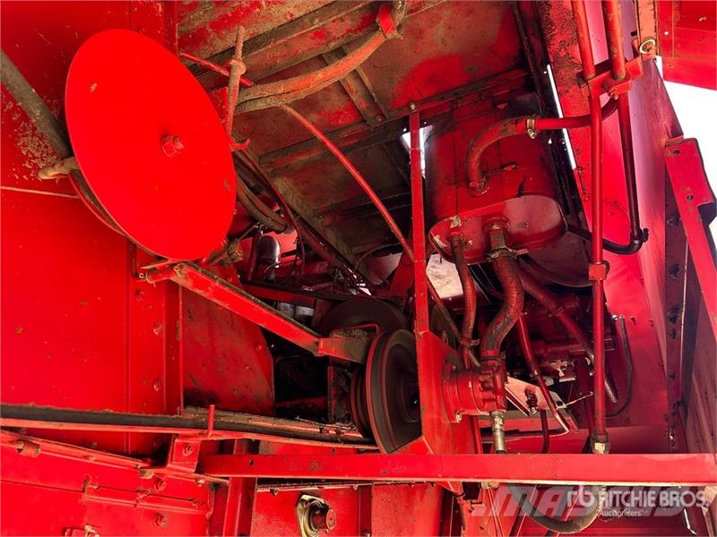 International Harvester Harvester 1420 Axial-Flow Combine Harves Cosechadoras combinadas