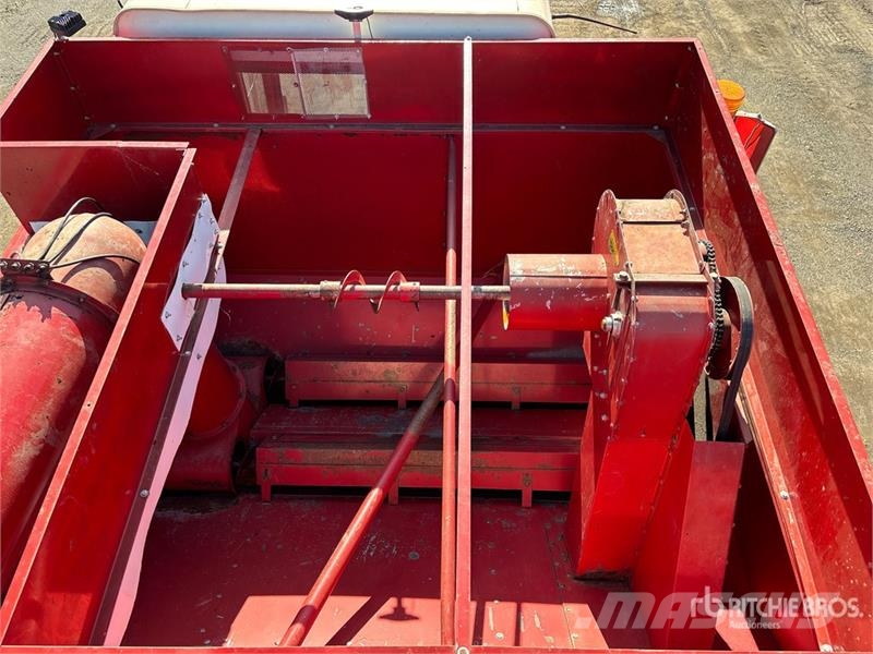 International Harvester Harvester 1420 Axial-Flow Combine Harves Cosechadoras combinadas