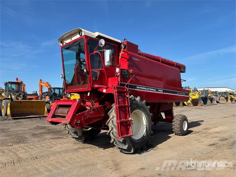 International Harvester Harvester 1420 Axial-Flow Combine Harves Cosechadoras combinadas