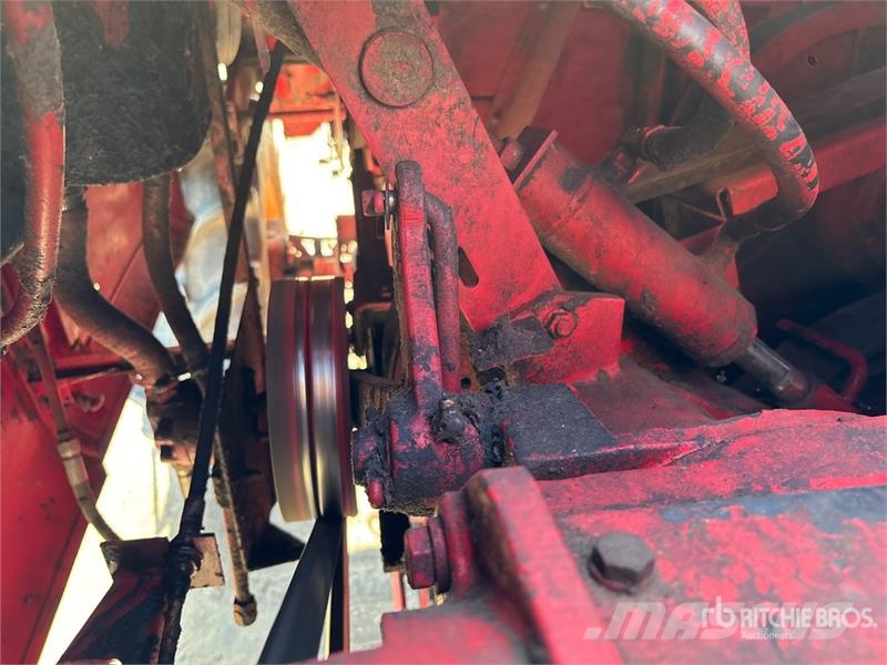 International Harvester Harvester 1420 Axial-Flow Combine Harves Cosechadoras combinadas