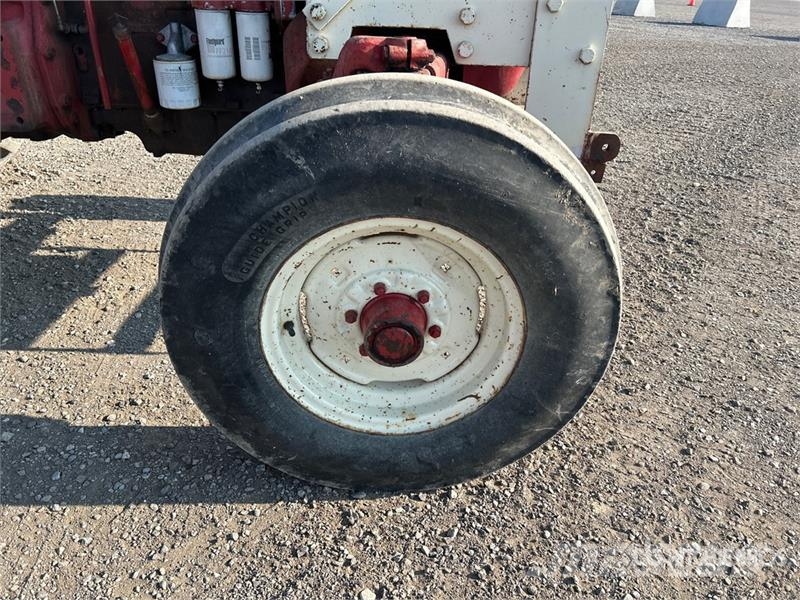 International Harvester Harvester 574 2WD Tractor Traktörler