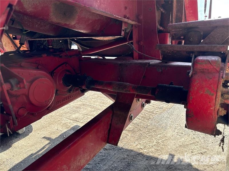 International Harvester Harvester 1420 Axial-Flow Combine Harves Cosechadoras combinadas