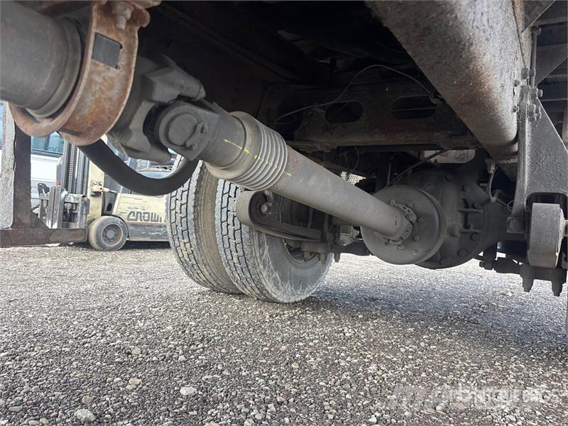 International Hiab 085-3 3800 kg Knuckle Boom on International Truck mounted cranes