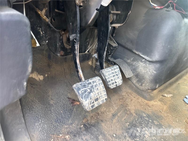 International Hiab 085-3 3800 kg Knuckle Boom on International Truck mounted cranes