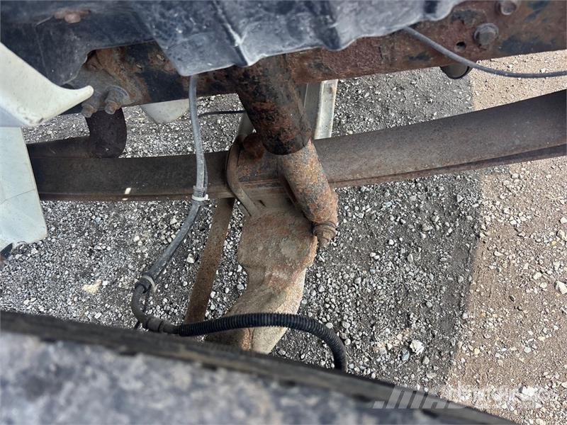 International Hiab 085-3 3800 kg Knuckle Boom on International Truck mounted cranes