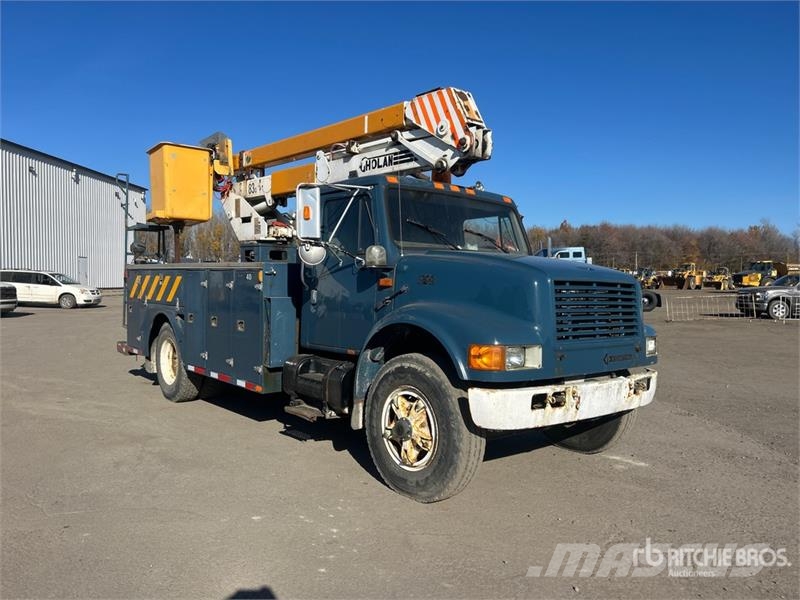 International Holan 83G 36 ft on International 4700 4x2 Bucket Plataformas sobre camión