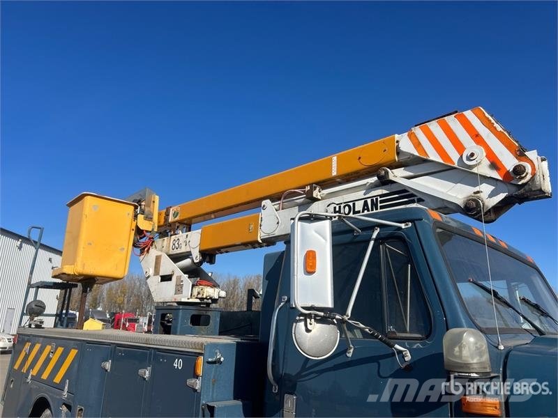 International Holan 83G 36 ft on International 4700 4x2 Bucket Plataformas sobre camión