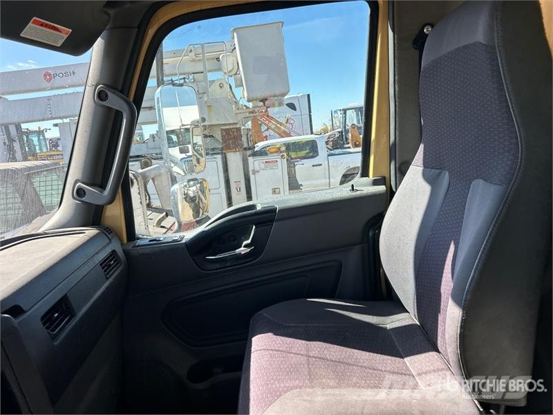 International HV 607 6x4 Refrigerated Truck Грузовики-Рефрижераторы