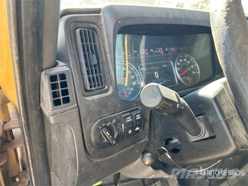 International HV 607 6x4 Refrigerated Truck Грузовики-Рефрижераторы