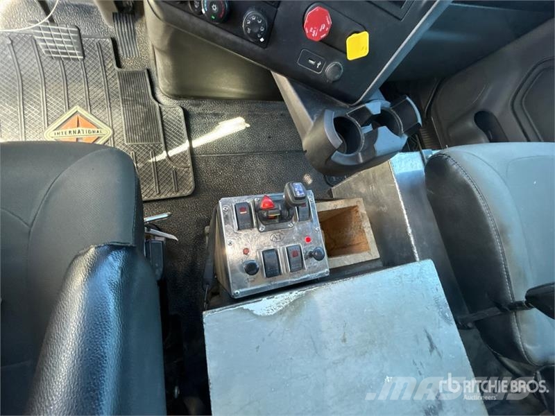International HV607 6x4 T/A Dump Truck Tipper trucks