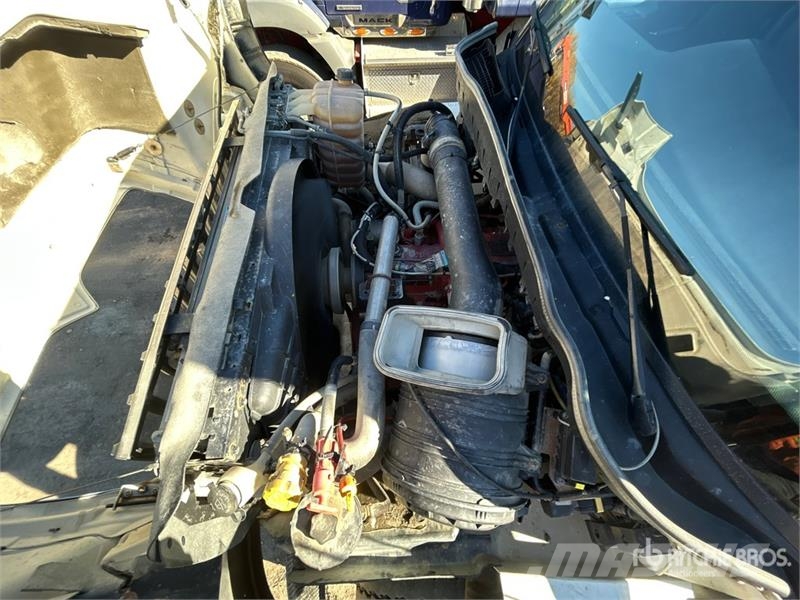 International HV607 6x4 T/A Dump Truck Tipper trucks