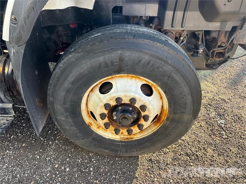 International HV613 6x4 Van Truck Umpikorikuorma-autot