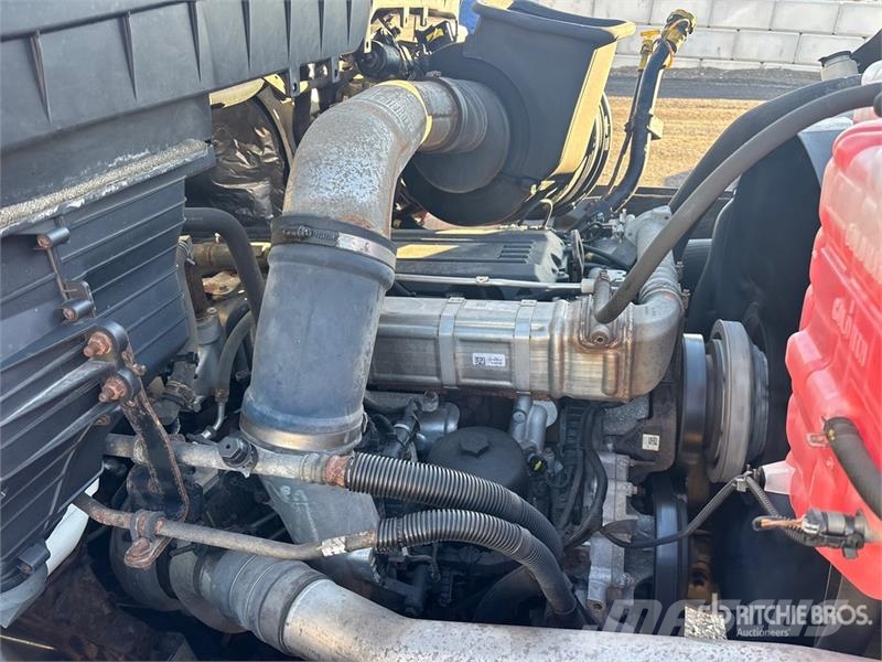 International HV613 6x4 Van Truck Umpikorikuorma-autot