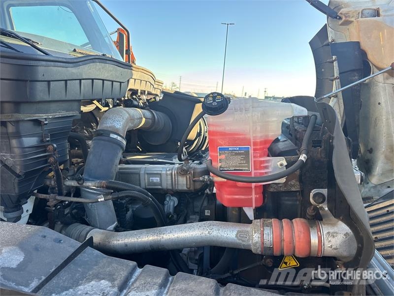 International HV613 6x4 Van Truck Umpikorikuorma-autot