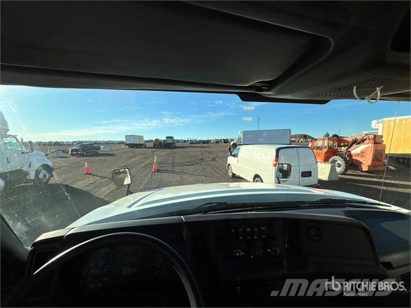 International HV613 6x4 Van Truck Umpikorikuorma-autot