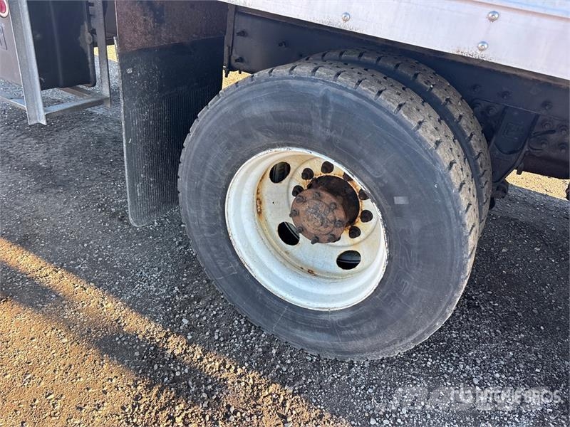 International HV613 6x4 Van Truck Umpikorikuorma-autot