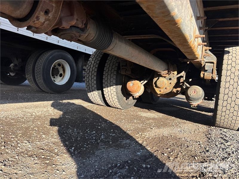 International HV613 6x4 Van Truck Umpikorikuorma-autot