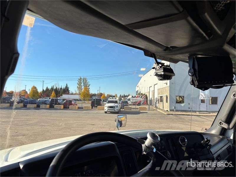 International HV613 SBA 6x4 Rollback Truck 救援车
