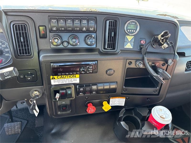 International HV613 SBA 6x4 Rollback Truck 救援车