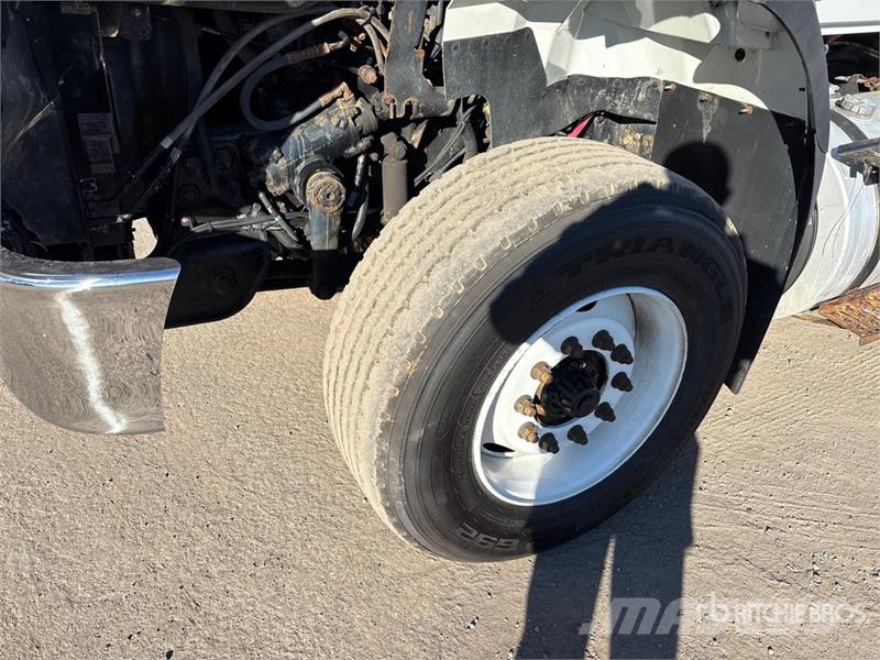 International HV613 SBA 6x4 Rollback Truck 救援车