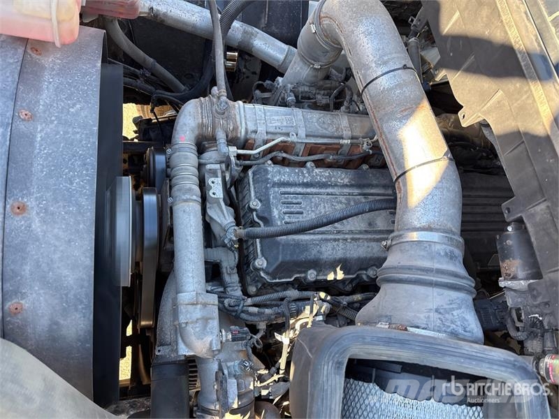 International HV613 SBA 6x4 Rollback Truck 救援车