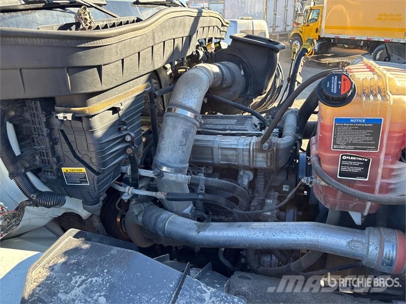 International HV613 SBA 6x4 Rollback Truck 救援车