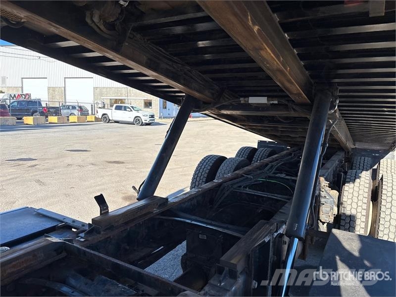International HV613 SBA 6x4 Rollback Truck 救援车