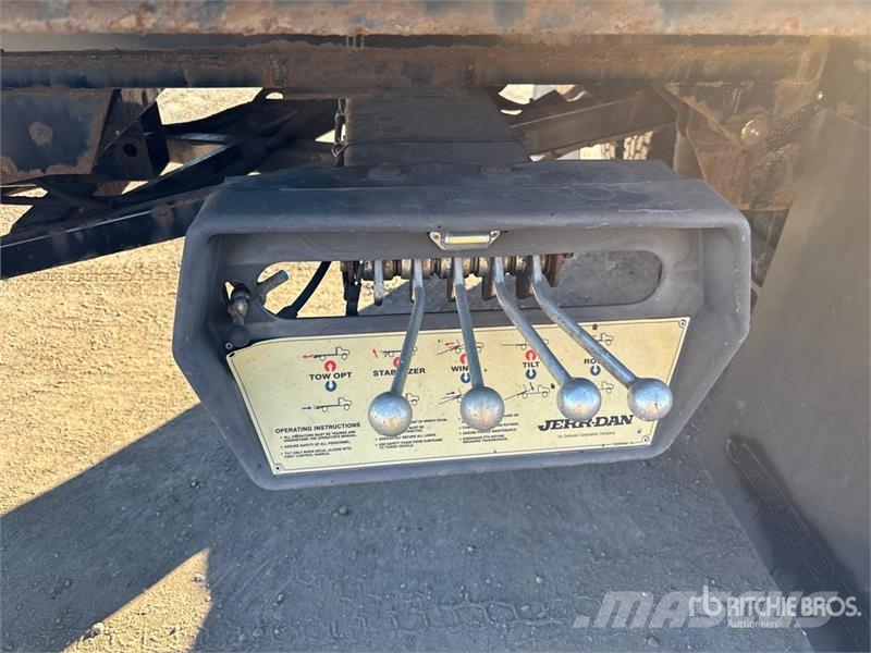 International HV613 SBA 6x4 Rollback Truck 救援车