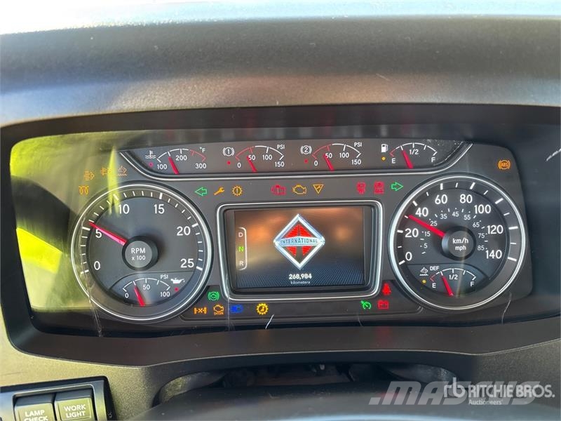 International HV613 SBA 6x4 Rollback Truck 救援车
