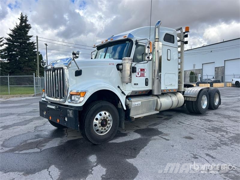 International HX520 6x4 T/A Sleeper Truck Tractor 牵引车