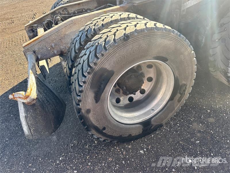 International HX620 6x4 T/A Day Cab Truck Tractor Trekkvogner