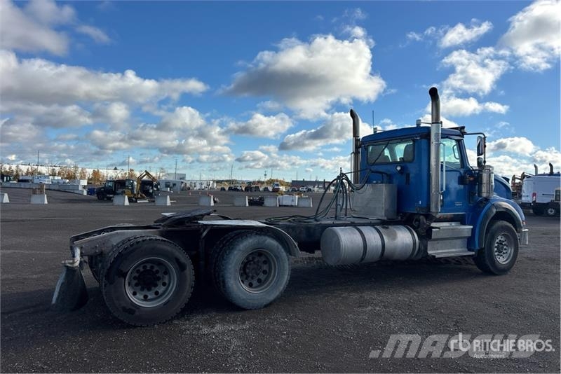 International HX620 6x4 T/A Day Cab Truck Tractor Trekkvogner