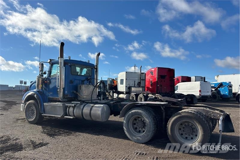 International HX620 6x4 T/A Day Cab Truck Tractor Trekkvogner
