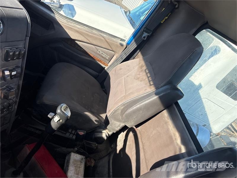 International HX620 6x4 T/A Day Cab Truck Tractor Trekkvogner