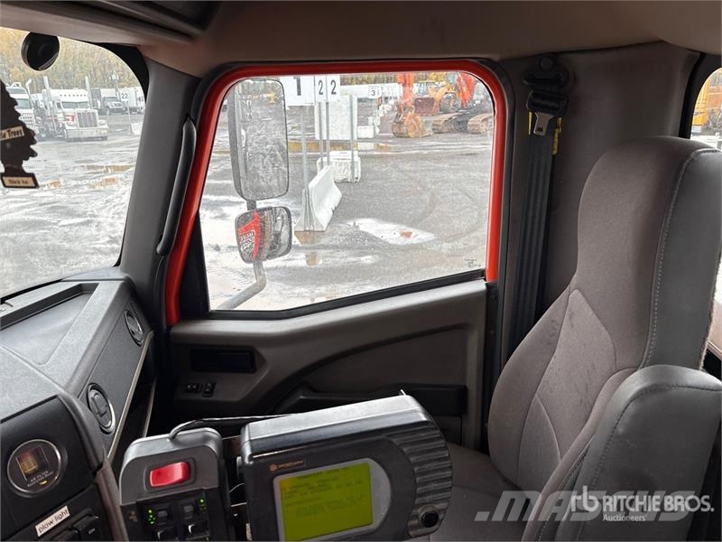 International HX620 6x4 Snow Plow Truck 多目的/汎用車両