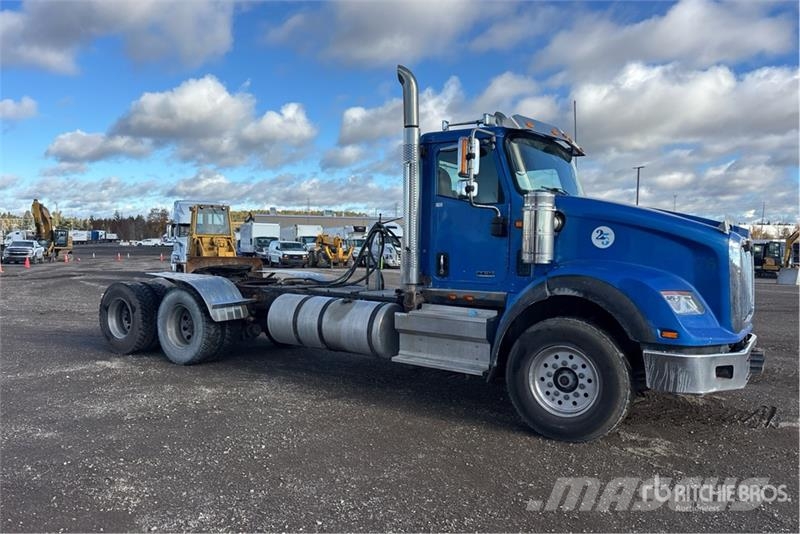 International HX620 6x4 T/A Day Cab Truck Tractor Trekkvogner