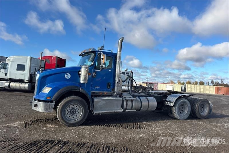 International HX620 6x4 T/A Day Cab Truck Tractor Trekkvogner