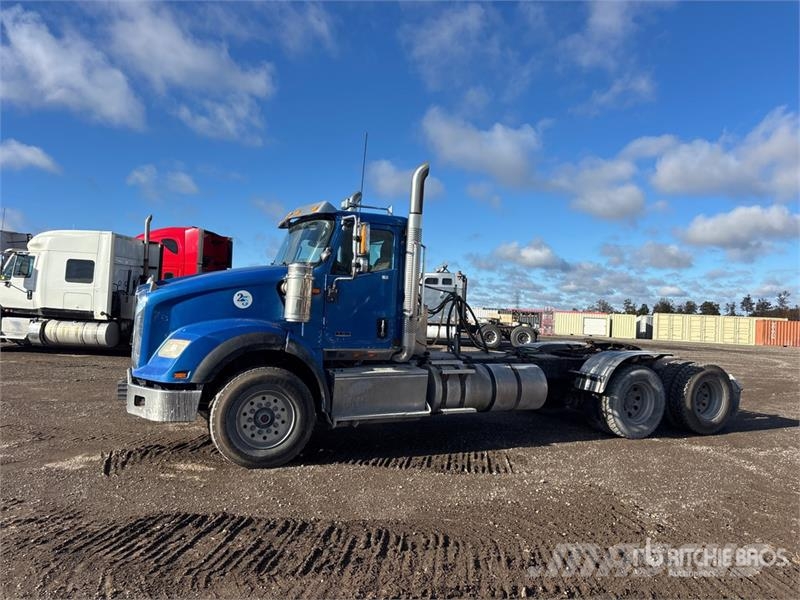 International HX620 6x4 T/A Day Cab Truck Tractor Trekkvogner