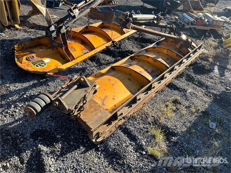 International HX620 6x4 Snow Plow Truck 多目的/汎用車両