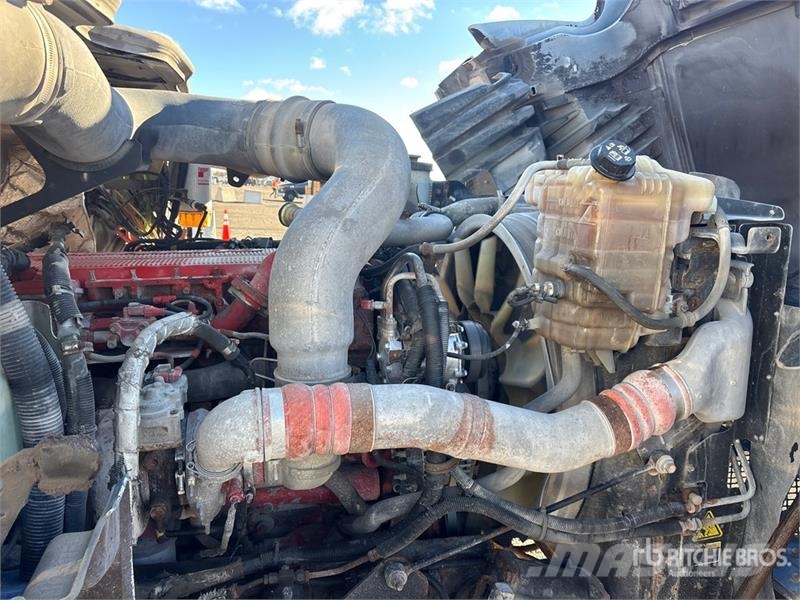 International HX620 6x4 T/A Day Cab Truck Tractor Trekkvogner