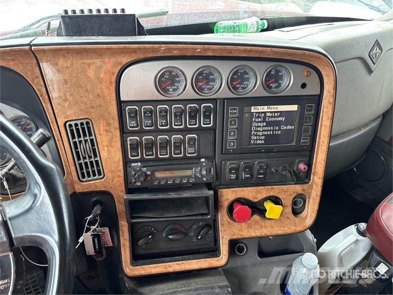 International LoneStar 6x4 T/A Sleeper Truck Tractor Τράκτορες