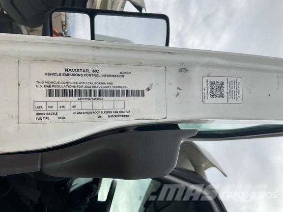 International LT625 Tractor Units