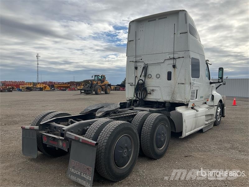 International LT625 Tractor Units