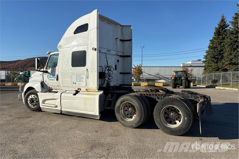 International LT625 Tractor Units