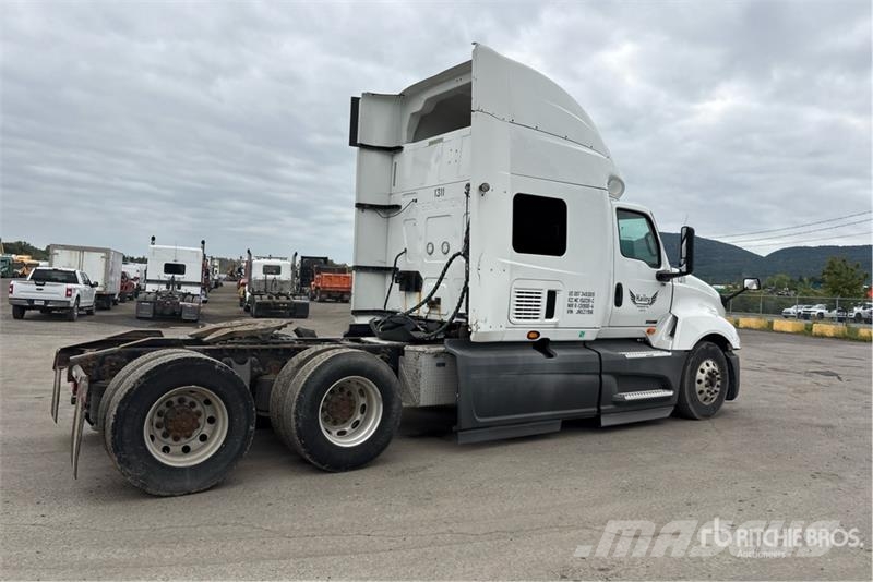 International LT625 Prime Movers