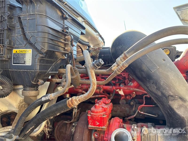 International LT625 Truck Tractor Units