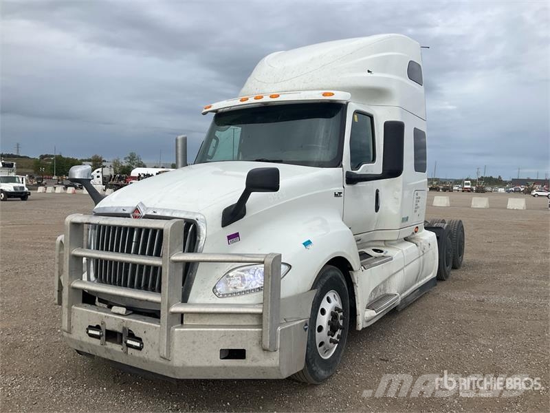 International LT625 Tractor Units
