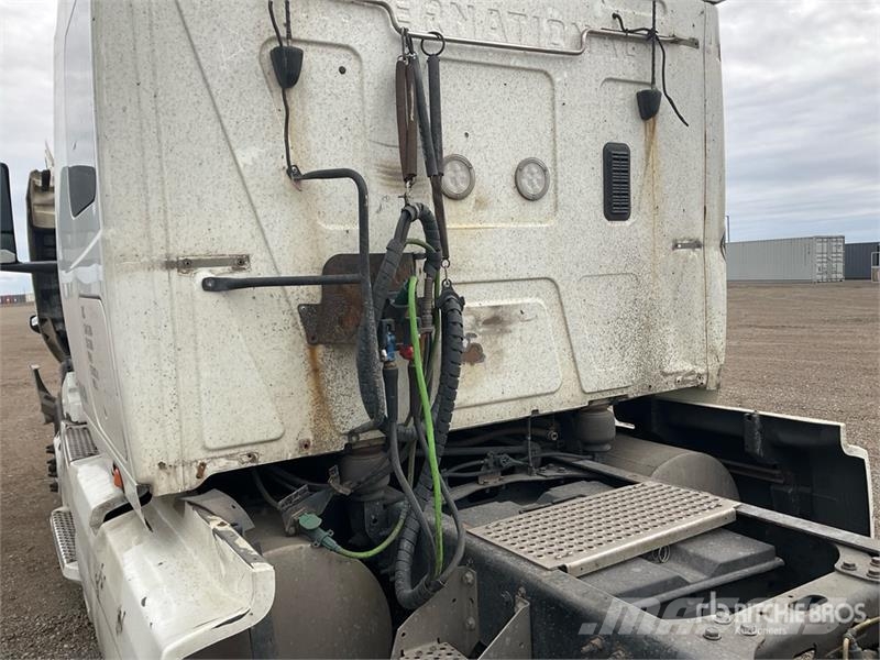 International LT625 Tractor Units