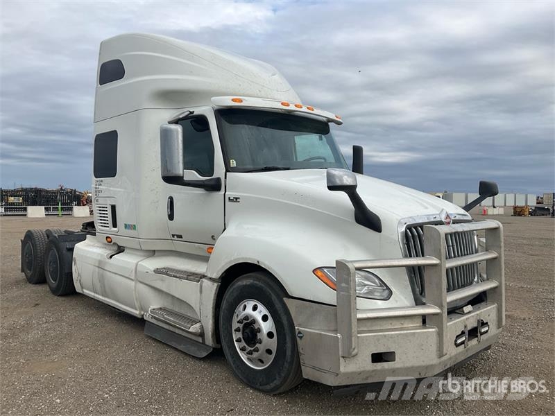 International LT625 Tractor Units